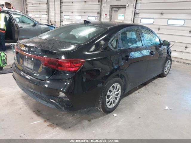 3KPF24AD2NE430527 KIA FORTE FE