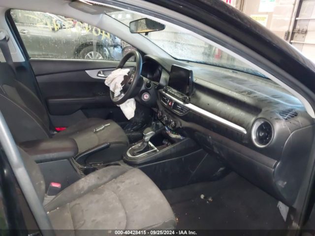3KPF24AD2NE430527 KIA FORTE FE