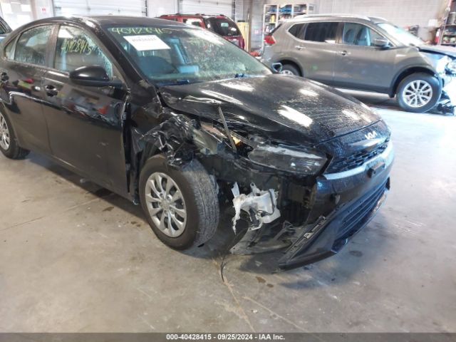 3KPF24AD2NE430527 KIA FORTE FE