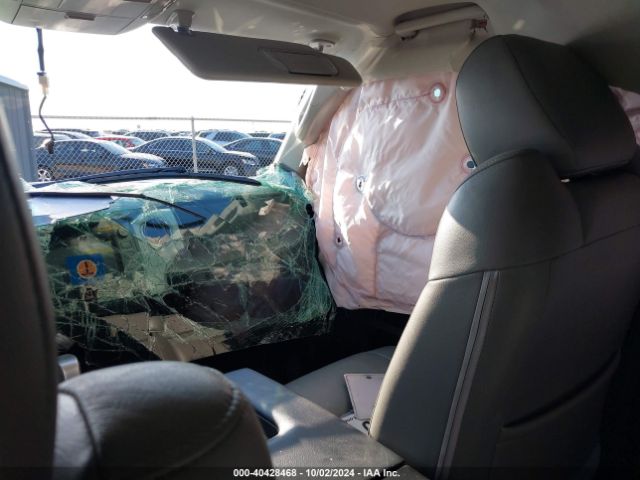 5TFEY5F18EX166860 Toyota Tundra Sr5 5.7l V8