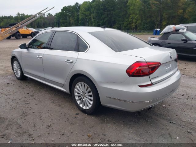 1VWBT7A37HC082513 Volkswagen Passat 1.8t Se