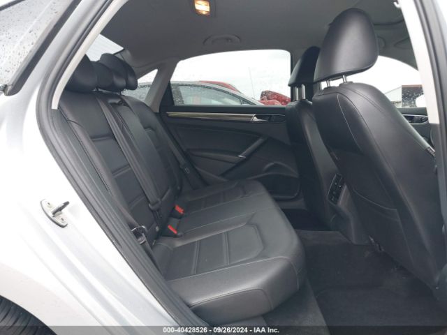 1VWBT7A37HC082513 Volkswagen Passat 1.8t Se