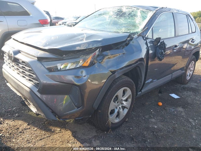 Toyota RAV4 LE 2020 2T3H1RFV4LC050666 Image 2