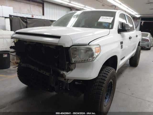 5TFDW5F18HX617808 Toyota Tundra Sr5 5.7l V8