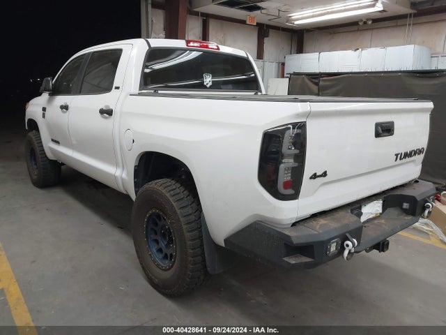 5TFDW5F18HX617808 Toyota Tundra Sr5 5.7l V8