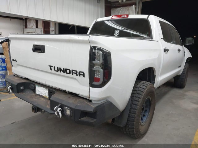 5TFDW5F18HX617808 Toyota Tundra Sr5 5.7l V8