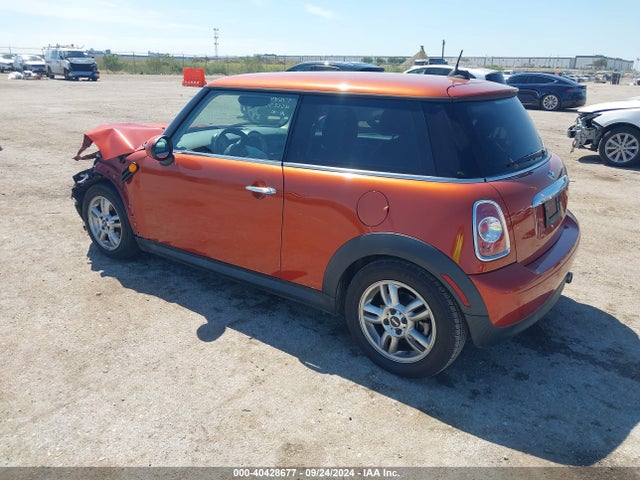 2013 MINI HARDTOP WMWSU3C55DT688357 Photo 2