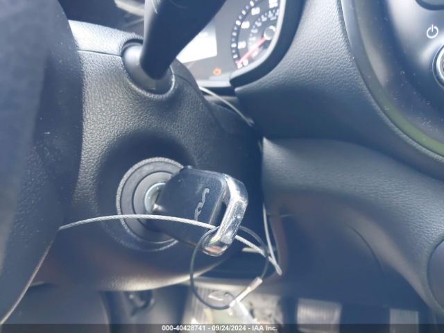KNDJ23AU3N7175567 KIA SOUL LX