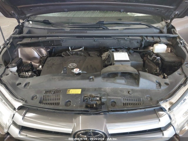 Toyota Highlander Xle 2018 5TDJZRFH2JS485140 Image 10
