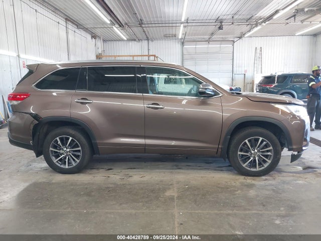 Toyota Highlander Xle 2018 5TDJZRFH2JS485140 Image 14