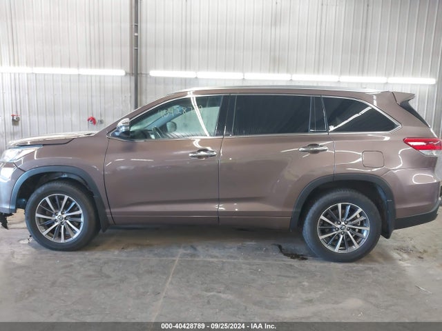 Toyota Highlander Xle 2018 5TDJZRFH2JS485140 Image 15