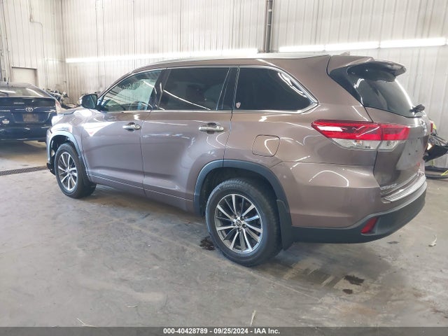 Toyota Highlander Xle 2018 5TDJZRFH2JS485140 Image 3