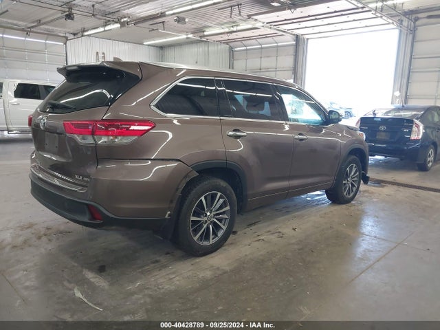 Toyota Highlander Xle 2018 5TDJZRFH2JS485140 Image 4