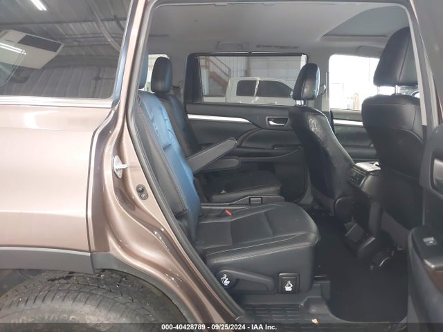 Toyota Highlander Xle 2018 5TDJZRFH2JS485140 Image 8