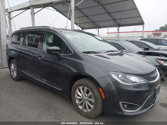 Продаж на аукціоні авто 2018 Chrysler Pacifica Touring L, vin: 2C4RC1BG6JR120360, номер лоту: 40428884