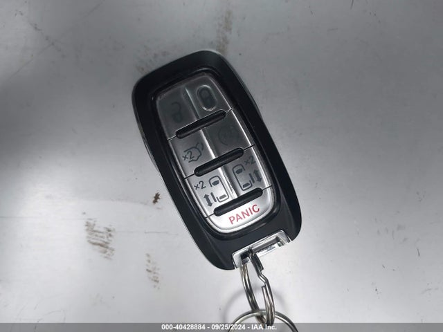 Продаж на аукціоні авто 2018 Chrysler Pacifica Touring L, vin: 2C4RC1BG6JR120360, номер лоту: 40428884