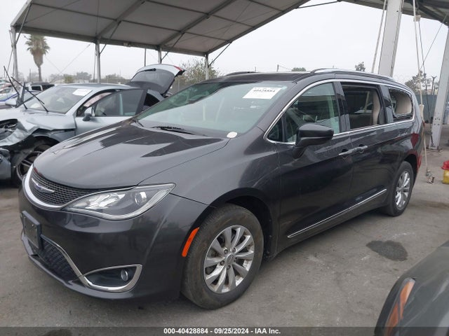 Продаж на аукціоні авто 2018 Chrysler Pacifica Touring L, vin: 2C4RC1BG6JR120360, номер лоту: 40428884