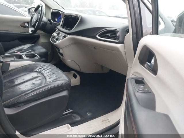 Продаж на аукціоні авто 2018 Chrysler Pacifica Touring L, vin: 2C4RC1BG6JR120360, номер лоту: 40428884
