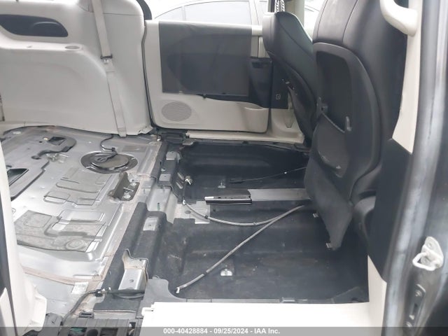 Продаж на аукціоні авто 2018 Chrysler Pacifica Touring L, vin: 2C4RC1BG6JR120360, номер лоту: 40428884