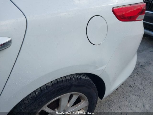 5XXGT4L30JG204588 KIA Optima Lx