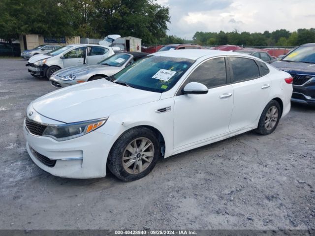 5XXGT4L30JG204588 KIA Optima Lx