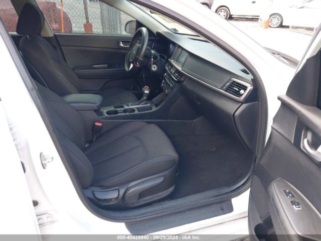 5XXGT4L30JG204588 KIA Optima Lx