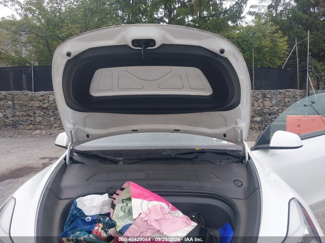 2021 TESLA MODEL Y 5YJYGDEE4MF090674 Photo 9