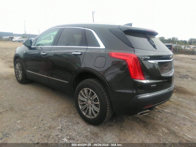 2018 CADILLAC XT5 1GYKNDRS5JZ148724 Photo 2