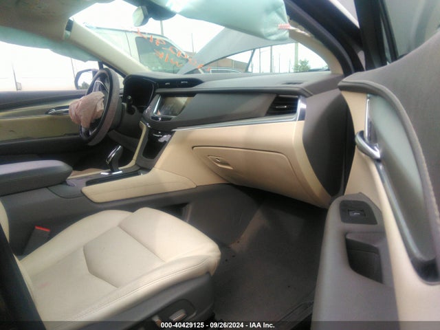 2018 CADILLAC XT5 1GYKNDRS5JZ148724 Photo 4