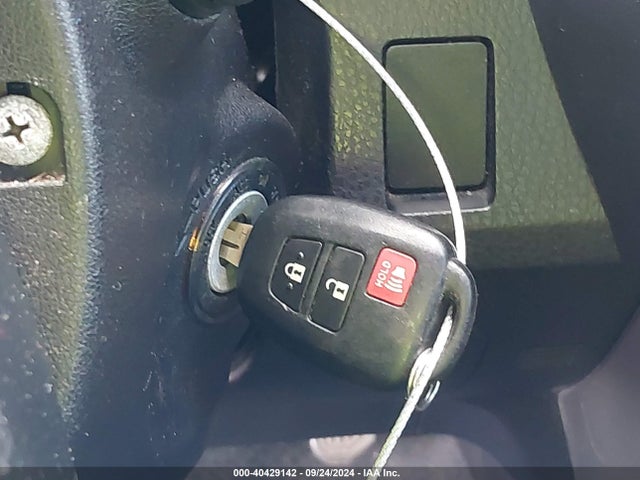 Toyota RAV4 LE 2017 2T3ZFREV0HW361816 Image 11
