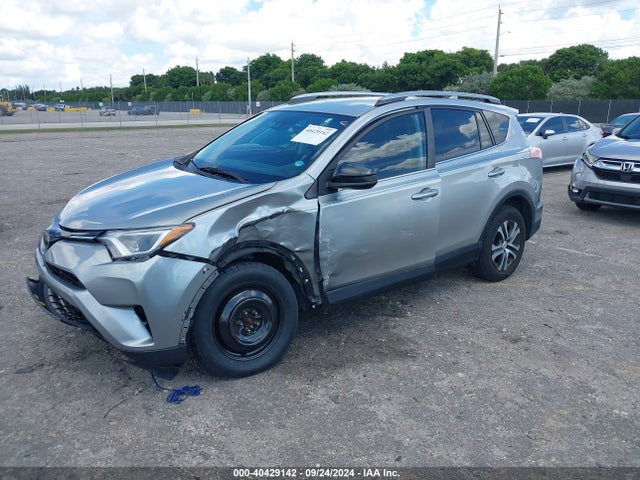 Toyota RAV4 LE 2017 2T3ZFREV0HW361816 Image 2