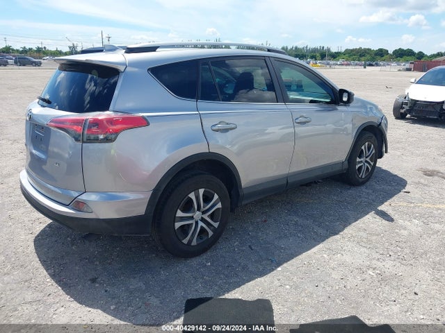 Toyota RAV4 LE 2017 2T3ZFREV0HW361816 Image 4