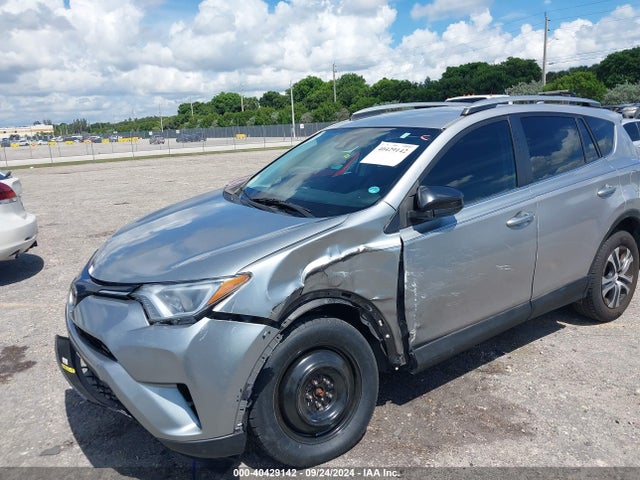 Toyota RAV4 LE 2017 2T3ZFREV0HW361816 Image 6