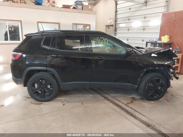 3C4NJDBB2KT670485 Jeep Compass Altitude 4x4