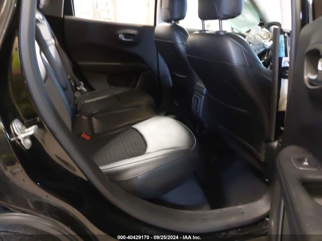 3C4NJDBB2KT670485 Jeep Compass Altitude 4x4