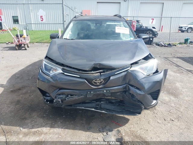 Toyota RAV4 LE 2018 2T3BFREV7JW851273 Image 12