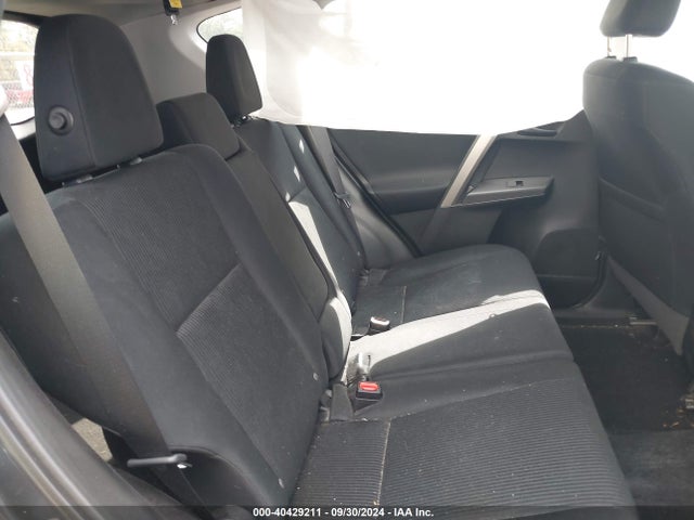Toyota RAV4 LE 2018 2T3BFREV7JW851273 Image 8