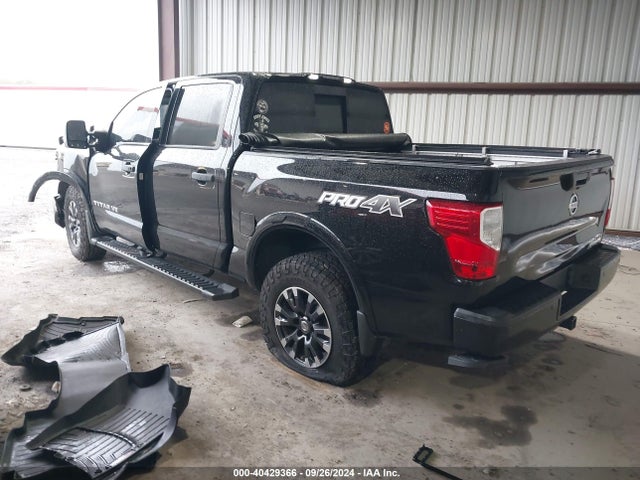 Nissan Titan Pro-4x 2018 1N6AA1E59JN511915 Image 3