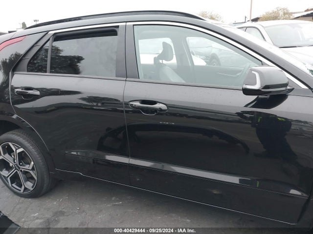KNDCR3LE7P5074167 KIA Niro Ex Touring