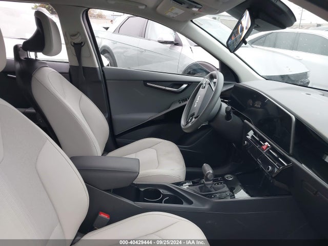 KNDCR3LE7P5074167 KIA Niro Ex Touring