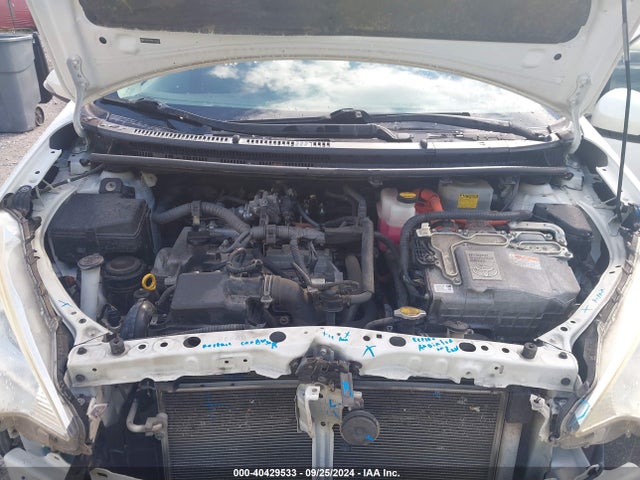 Toyota Prius C Two 2014 JTDKDTB35E1563360 Image 10
