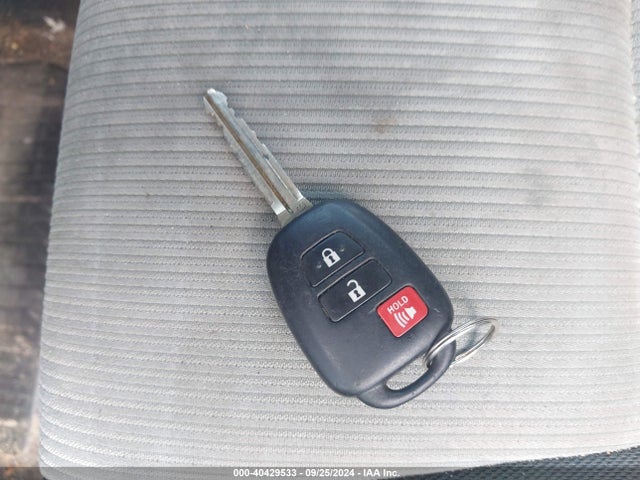 Toyota Prius C Two 2014 JTDKDTB35E1563360 Image 11