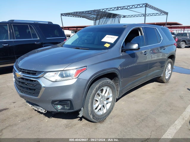 Chevrolet Traverse Ls 2019 1GNERFKW8KJ172555 Image 2