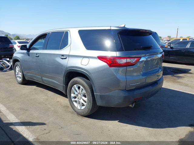 Chevrolet Traverse Ls 2019 1GNERFKW8KJ172555 Image 3