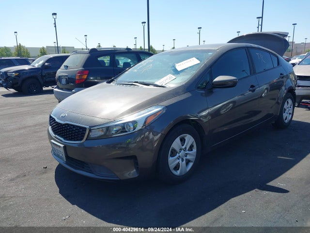 KIA FORTE LX 2017 3KPFK4A73HE131353 Image 2