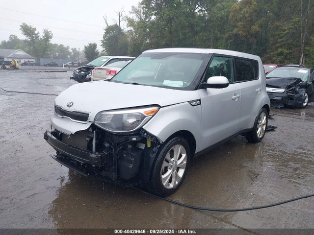 KIA SOUL + 2015 KNDJP3A52F7790347 Image 2