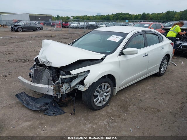 Nissan Altima 2.5 S 2015 1N4AL3AP2FC220262 Image 2