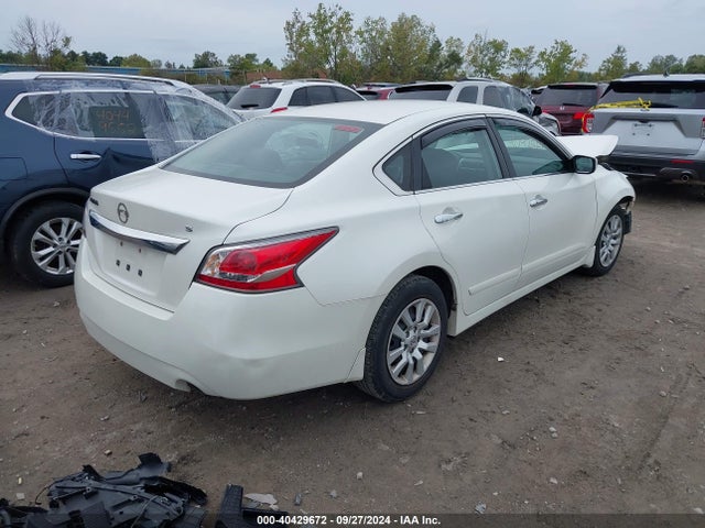 Nissan Altima 2.5 S 2015 1N4AL3AP2FC220262 Image 4