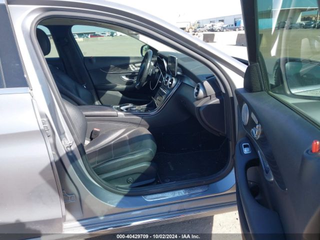 55SWF4JB8GU166597 Mercedes-Benz C 300 Luxury/sport