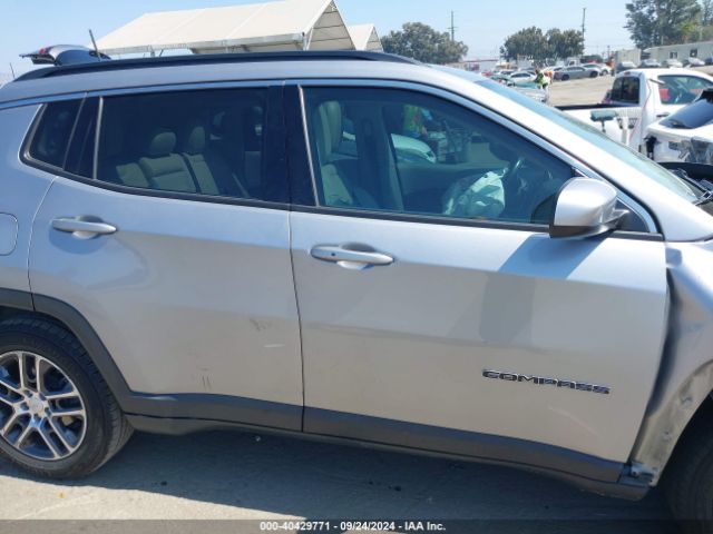 3C4NJCBB5JT500341 Jeep Compass Sun And Wheel Fwd